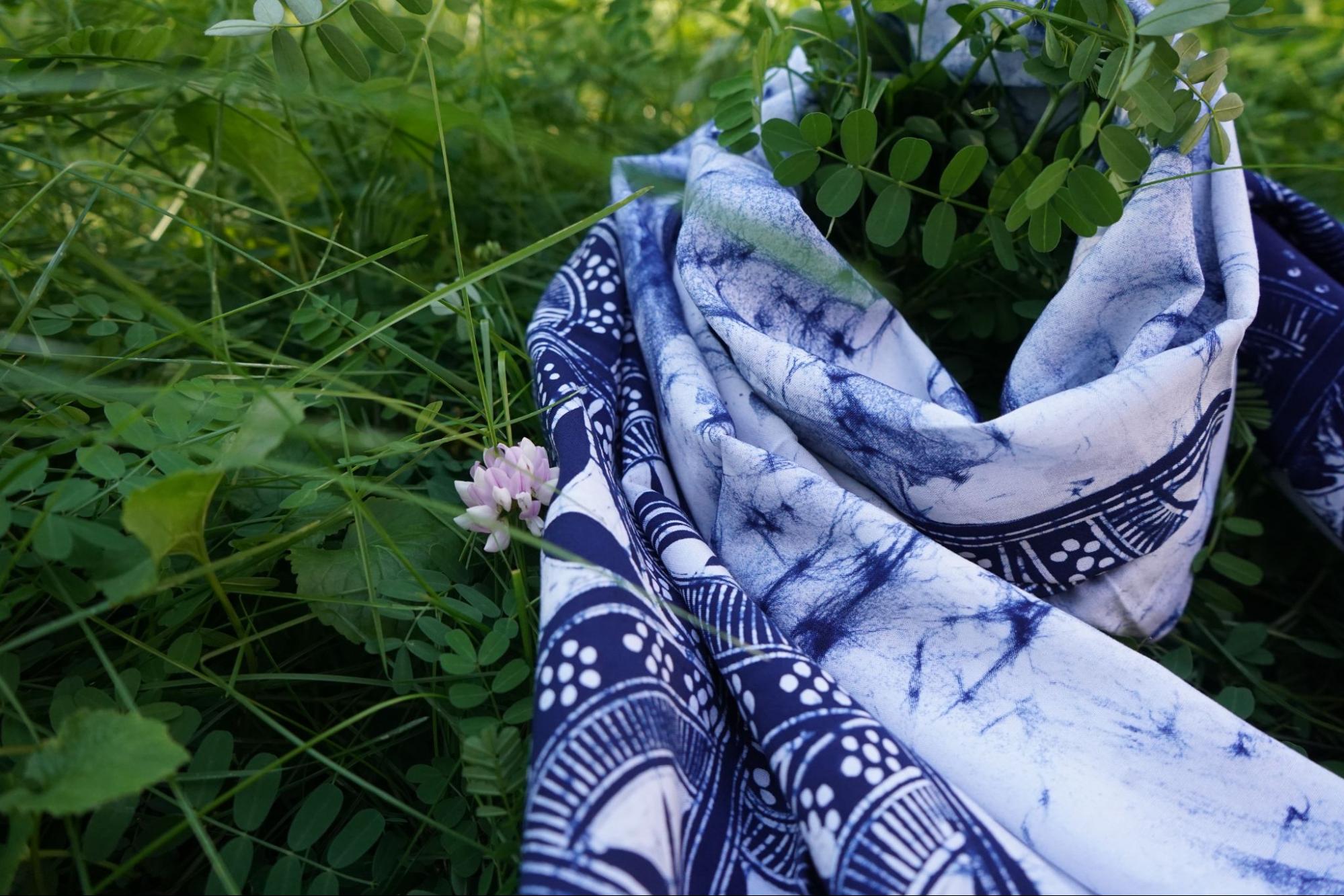 Reverse Painted Horseshoe Scarf