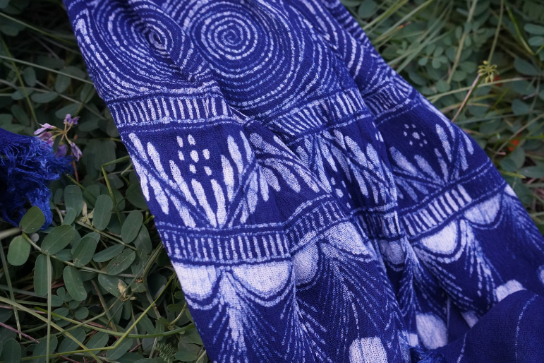 Lightweight Blue Scarf