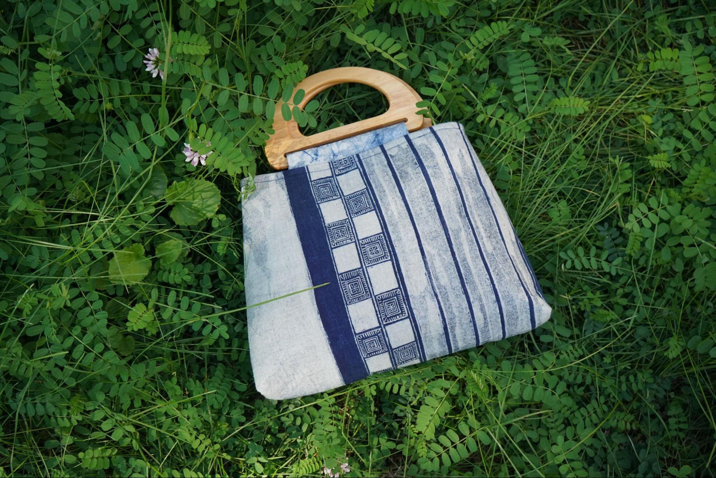 Lattice Wooden Handle Bag